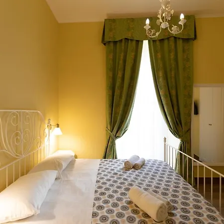 Lejlighed Palazzo Del Principe San Severo 3 Bedrooms & Terrace!